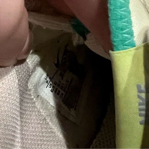 Nike Air Force 1 Shadow "Cashmere" sneakers - Picture 16 of 16